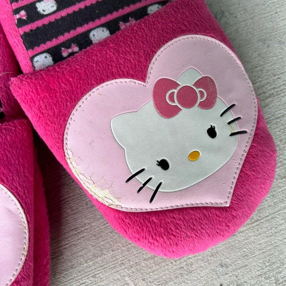Hello kitty slippers - Picture 3 of 6